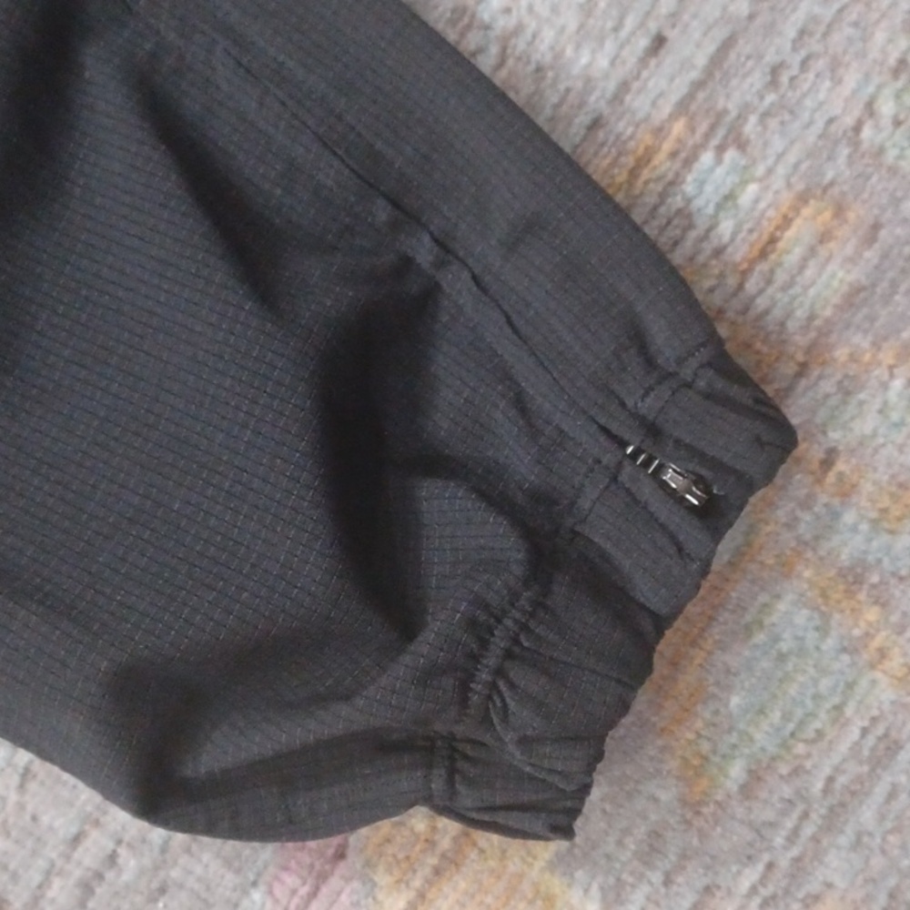 Lululemon Essential Affinity Mid-Rise Jogger - Picture 5 of 9